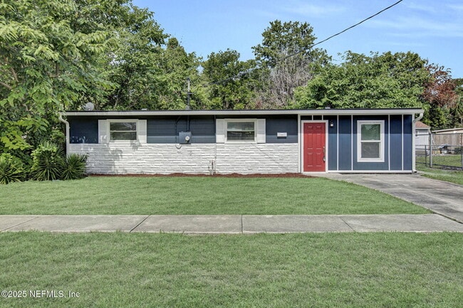 Building Photo - 1714 Brookview Dr S Rental