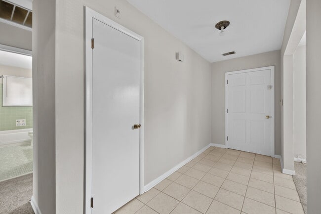 Photo - 5667 Heathwood Ct