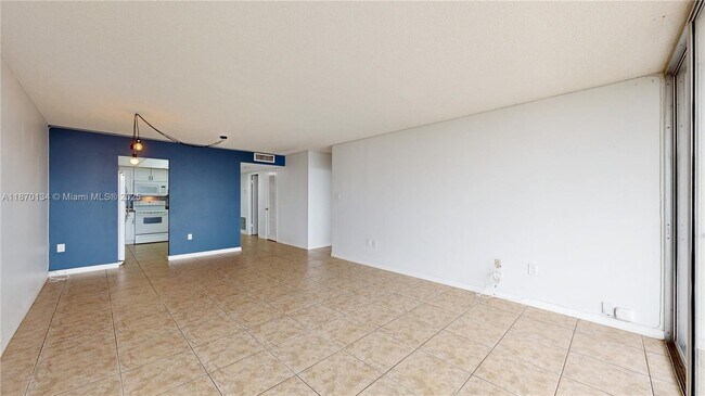 Photo - 18011 Biscayne Blvd Unit 903