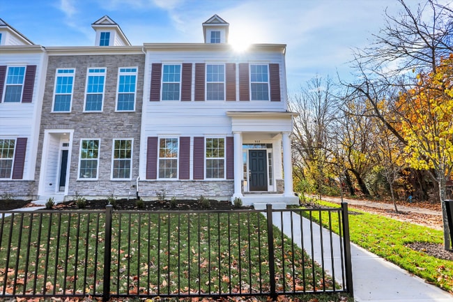 Photo - 210 Gilder Dr