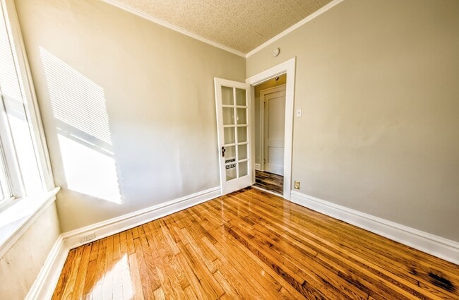 3931 Parker Ave Unit 1W