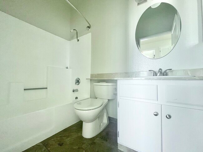 Photo - 947 Serrano Ave Unit 203