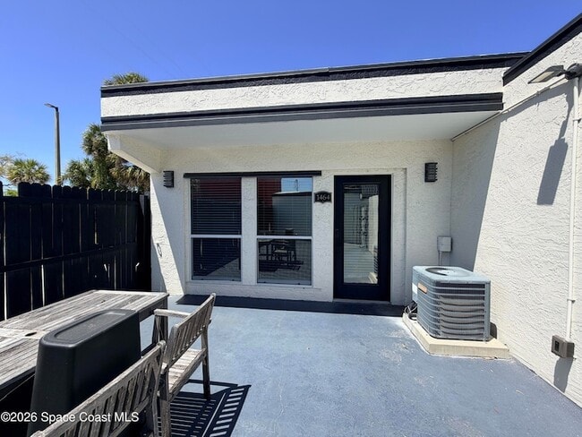 Photo - 1464 Guava Ave