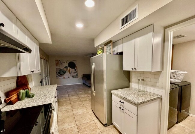 Photo - 2434 N Shade Tree Cir