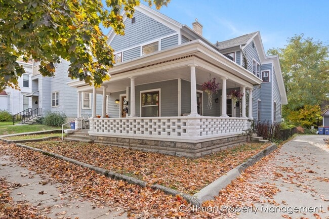 Photo - 318 Washington St SE Unit 03