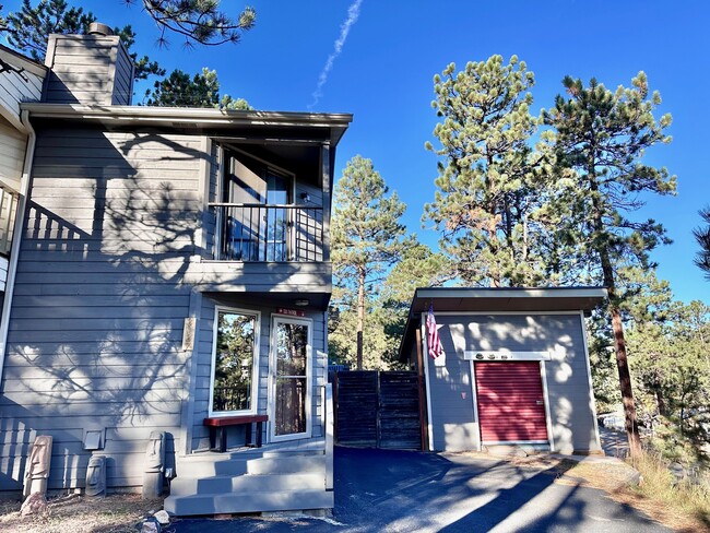 House entrance/ Shed - 3037 Forest Way Townhome