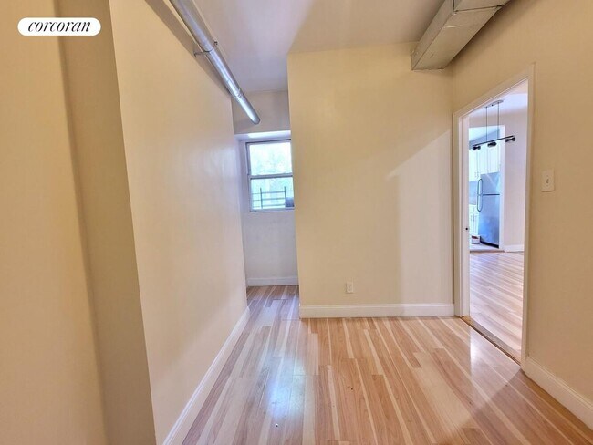 Photo - 656 MacDonough St