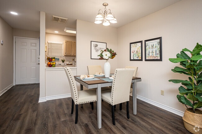 1BR, 1BA - 735SF