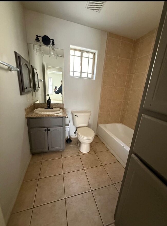 Photo - 1208 S Diplomat Dr Unit 1208 S Diplomat Dr