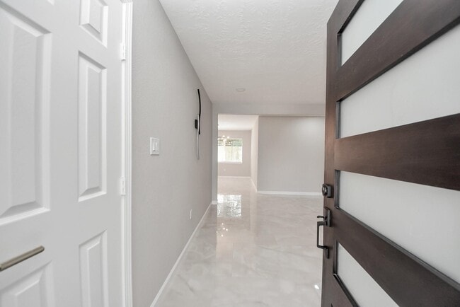 Photo - 1503 Locklaine Dr