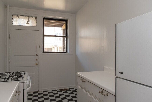 Photo - 832 W Waveland Ave Condo Unit S2