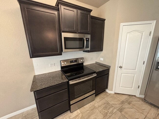 Photo - 7717 Hickman St