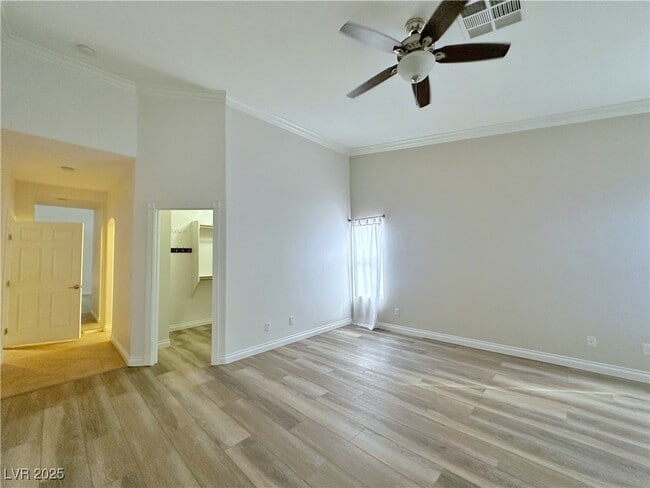 Building Photo - 105 Crescent Bay St