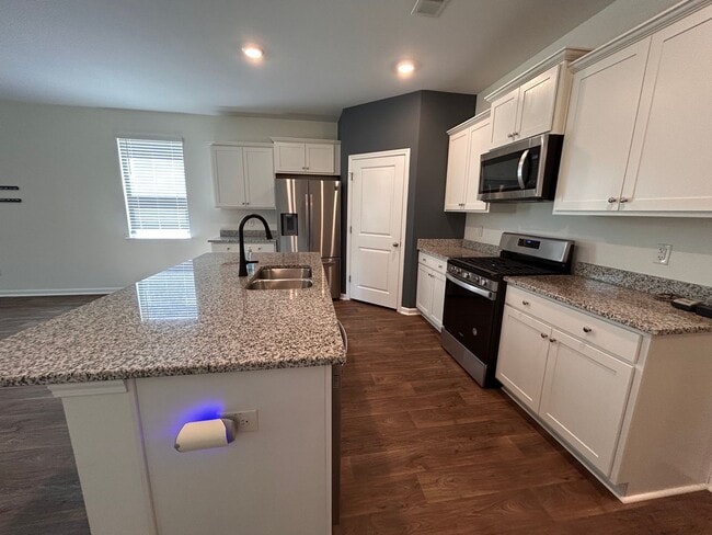 Photo - 219 Greenwich Dr