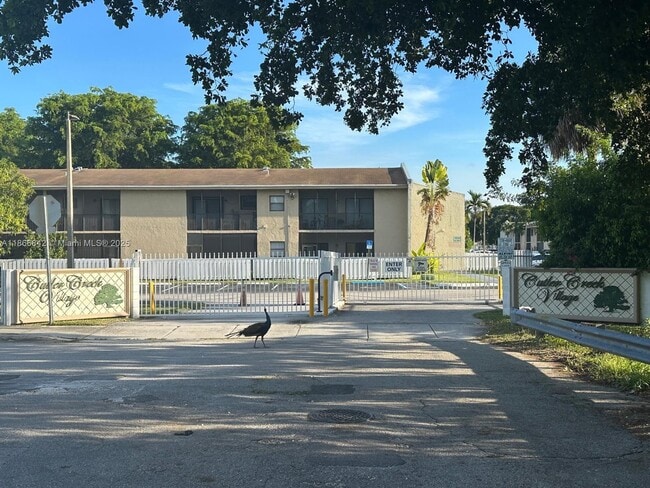 Building Photo - 10350 SW 220th St Rental