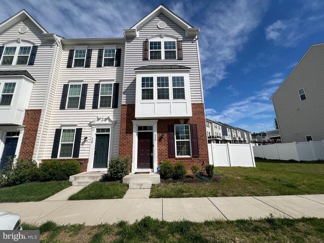 526 River Crest Way