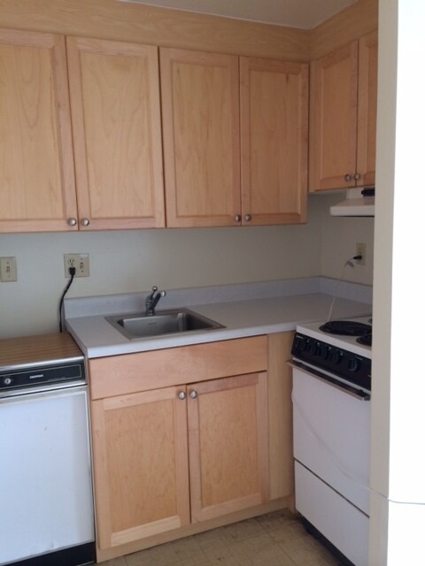 Photo - Available 06/01/26! Five Regents Studio with 1 Pkg $1,600.00 MONTH Unit 1107