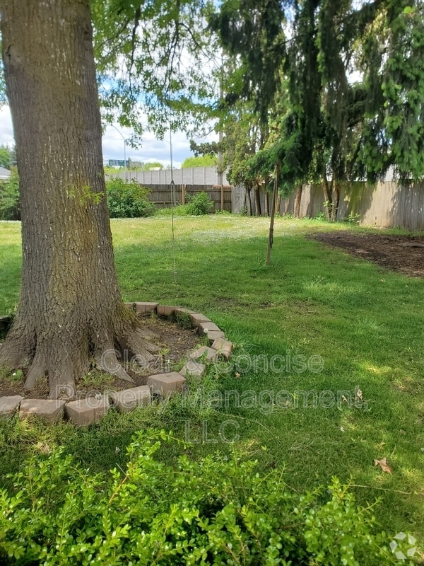 Building Photo - 3131 Kentwood Dr Rental