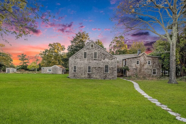 Building Photo - 852 Springs Fireplace Rd