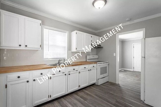 Photo - 2310 N Chamberlain Ave