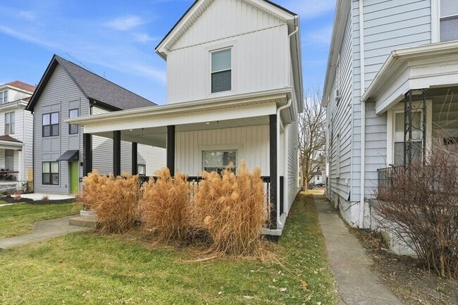 Photo - 522 Kelton Ave