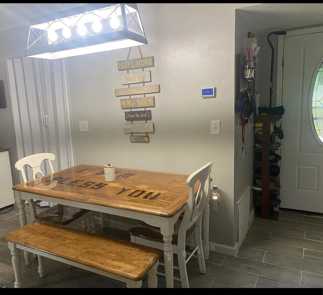 Comedor con capacidad para 8 personas - 109 Cedar Ridge Way