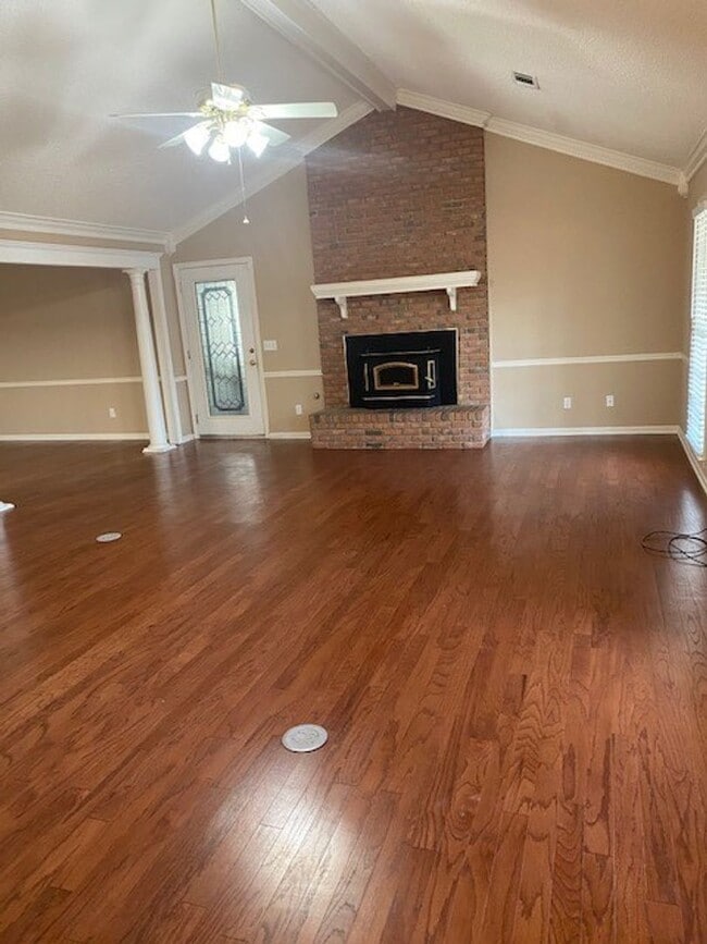 4712 Lakeview Estates Dr