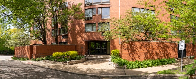Building Photo - 1169 S Plymouth Ct Unit 302