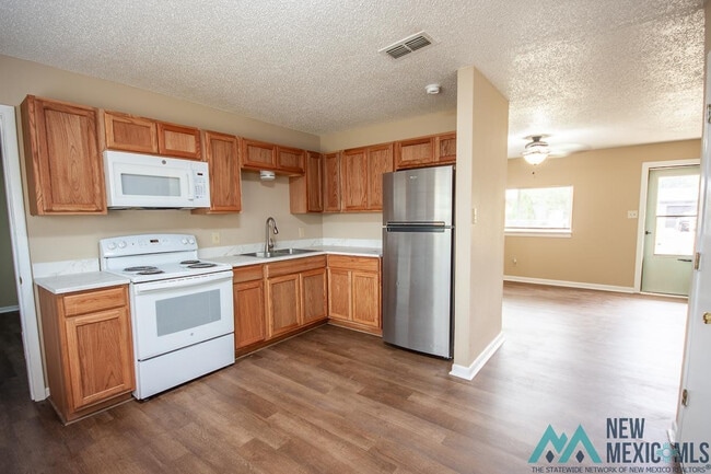 Photo - 1704 Laura Ln