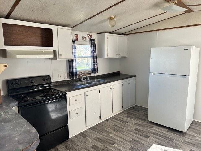 Photo - 1970 Fayetteville Hwy Unit Embers East #45