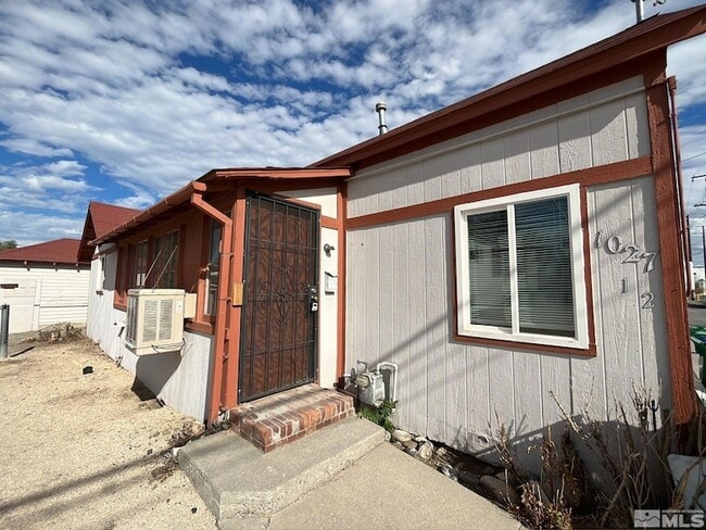 Building Photo - 1027 1/2 W 2nd Street Unit Rental