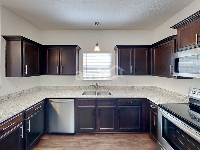 Photo - 1133 Halverson Dr