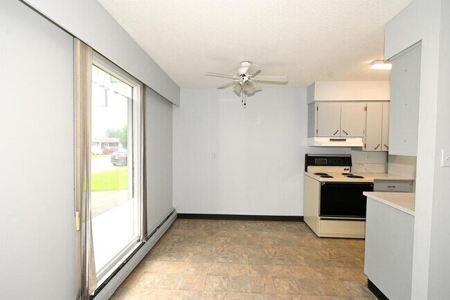 Photo - 2 bedroom in Prince George BC V2M 3A2