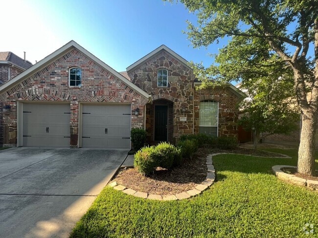 Building Photo - Lovely 4 bedroom 3 bath home!