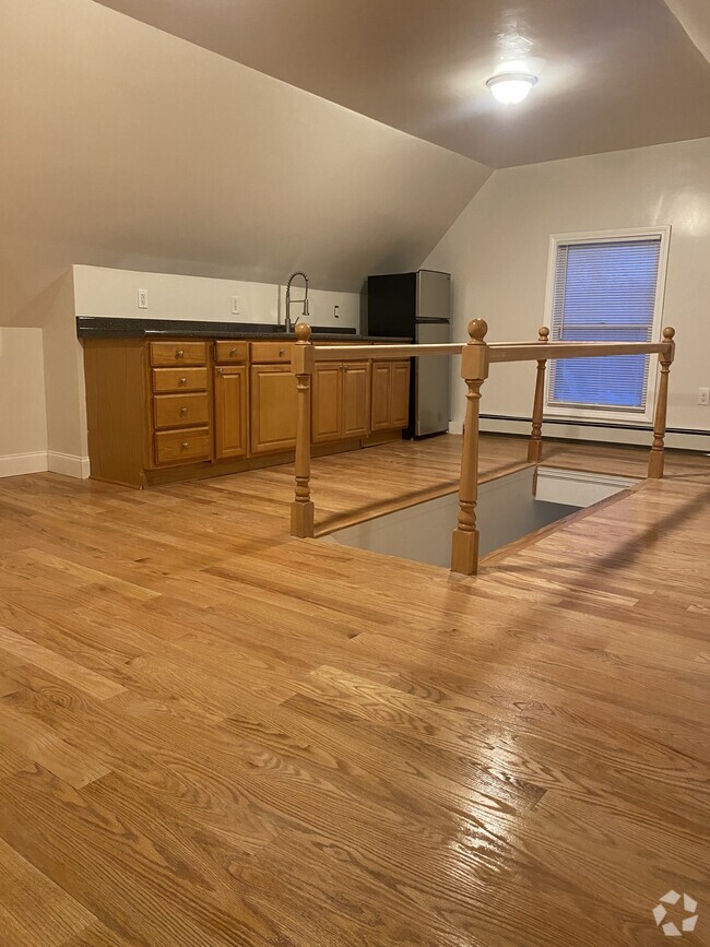 Building Photo - 48 Nashua St Unit 3rd floor Rental