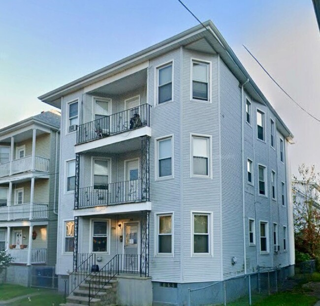 Building Photo - 46 Princeton St Unit 3E