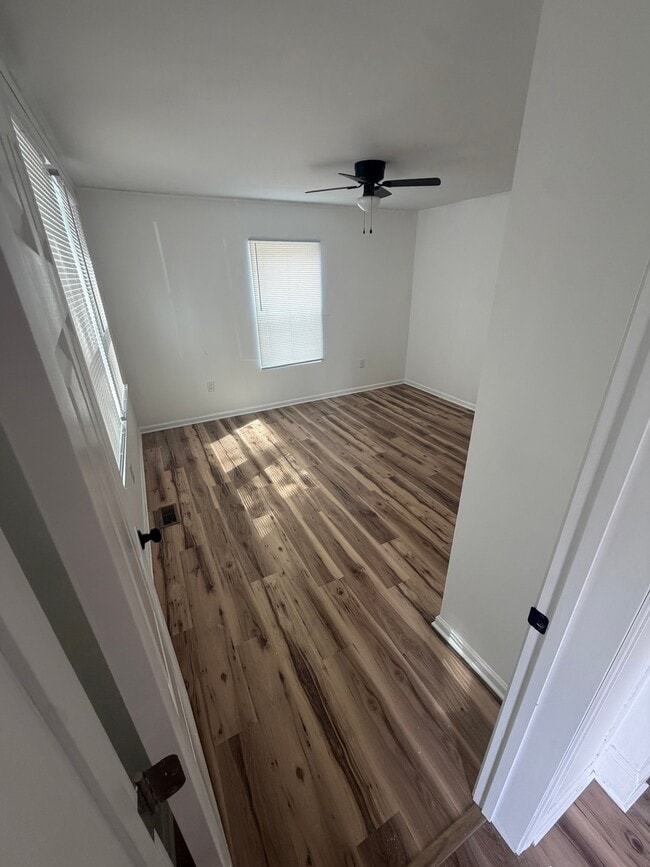 Photo - 207 Sears St