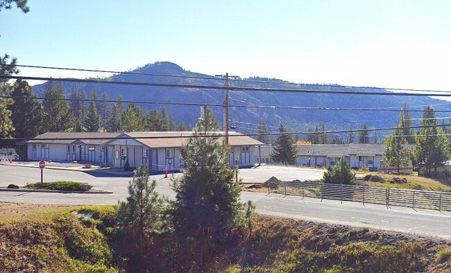 Photo - 466 Thornton Dr