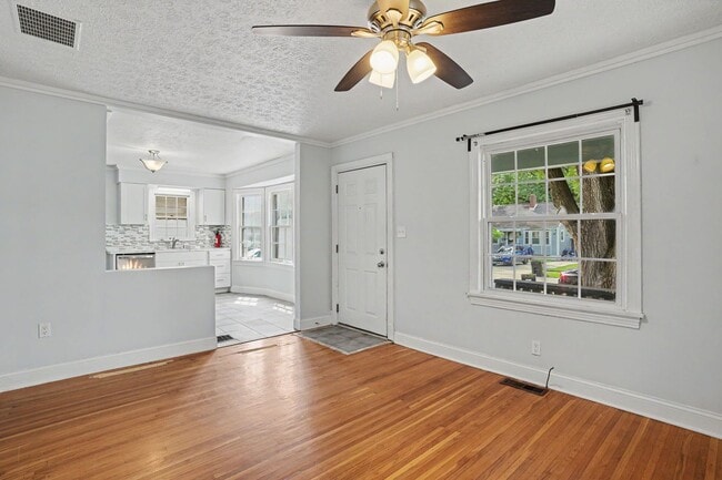 Photo - 521 Creel Ave