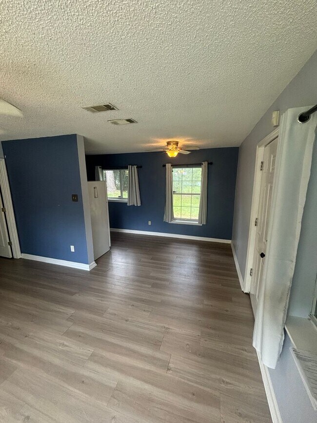 Photo - Single Family House in great location 3 Be...