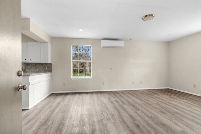 Building Photo - 1478 Apache Dr