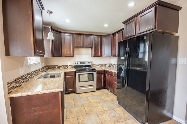 Photo - 2912 Vohs Pl