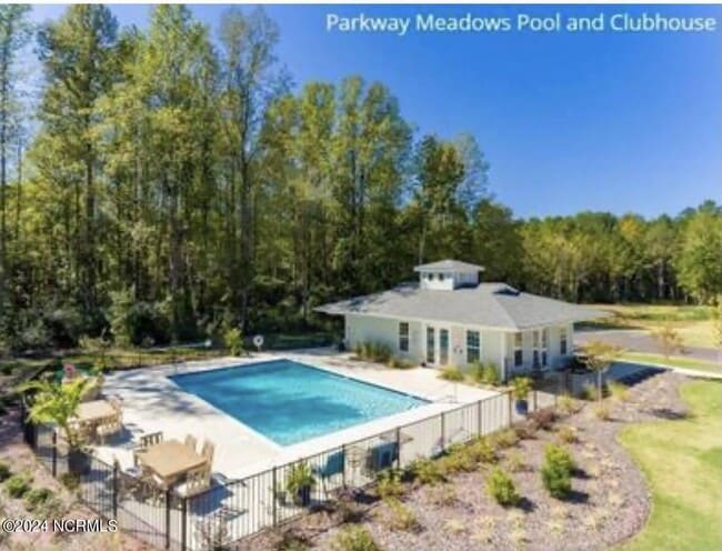 Photo - 412 Palisades Dr House