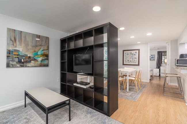Building Photo - 2122 18th St NW Rental