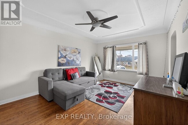 Photo - 150 Crowland Ave