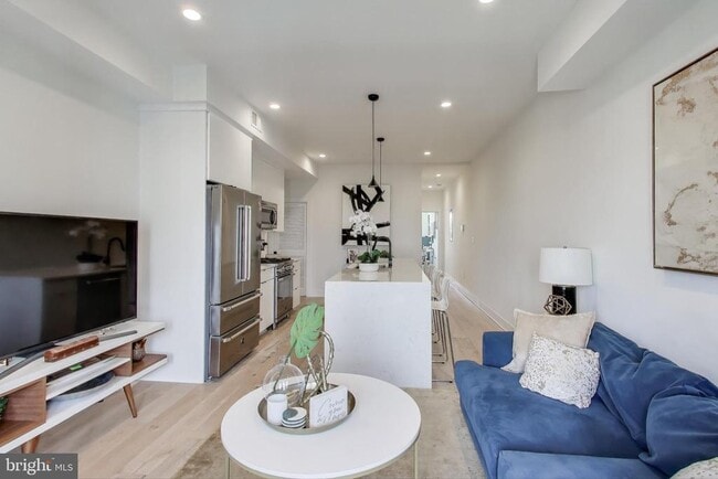 Photo - 1011 18th St NE Unit 8