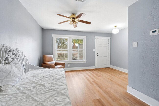 Photo - 304 Bomar St