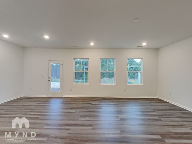 Photo - 1102 Constellation Cir