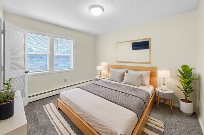 Dormitorio - Riverview Oaks Apartments