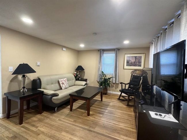 Photo - 4 Lorraine Ave Unit Its a Duplex on the right